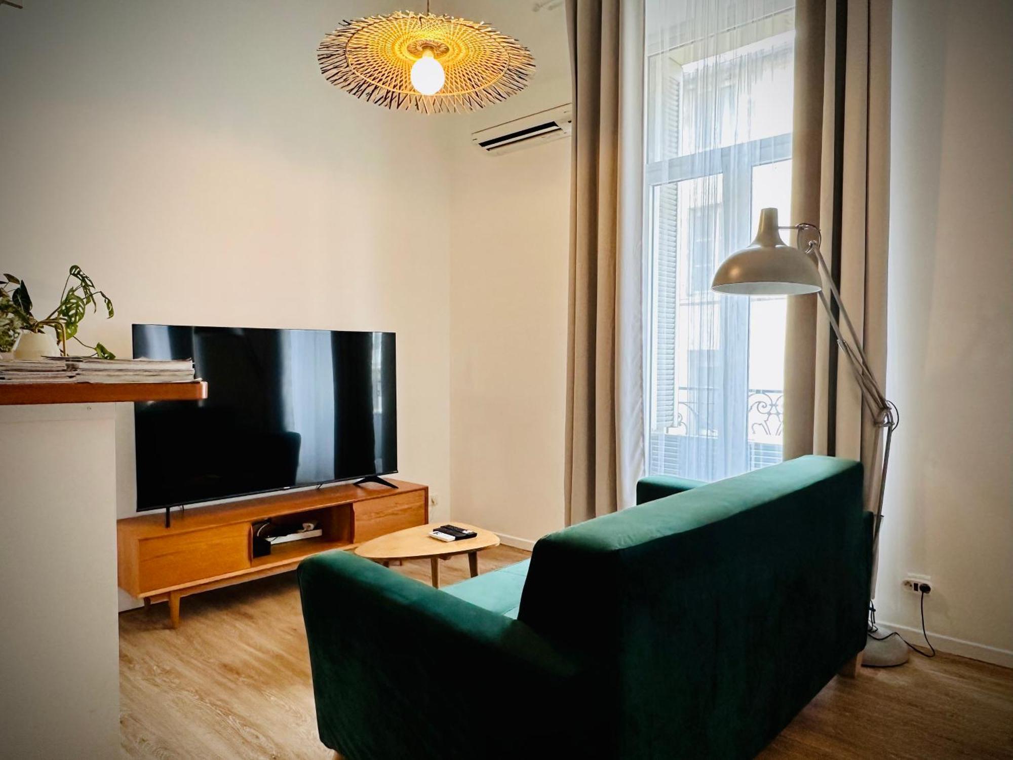 Duplex-Ceiling Height 1,9M-Free Private Parking-Self Check In !! Duplex Climatise-Hauteur Sous Plafond 1,9M-Parking Prive Gratuit-Arrivee Autonome !! Avignon Exteriör bild